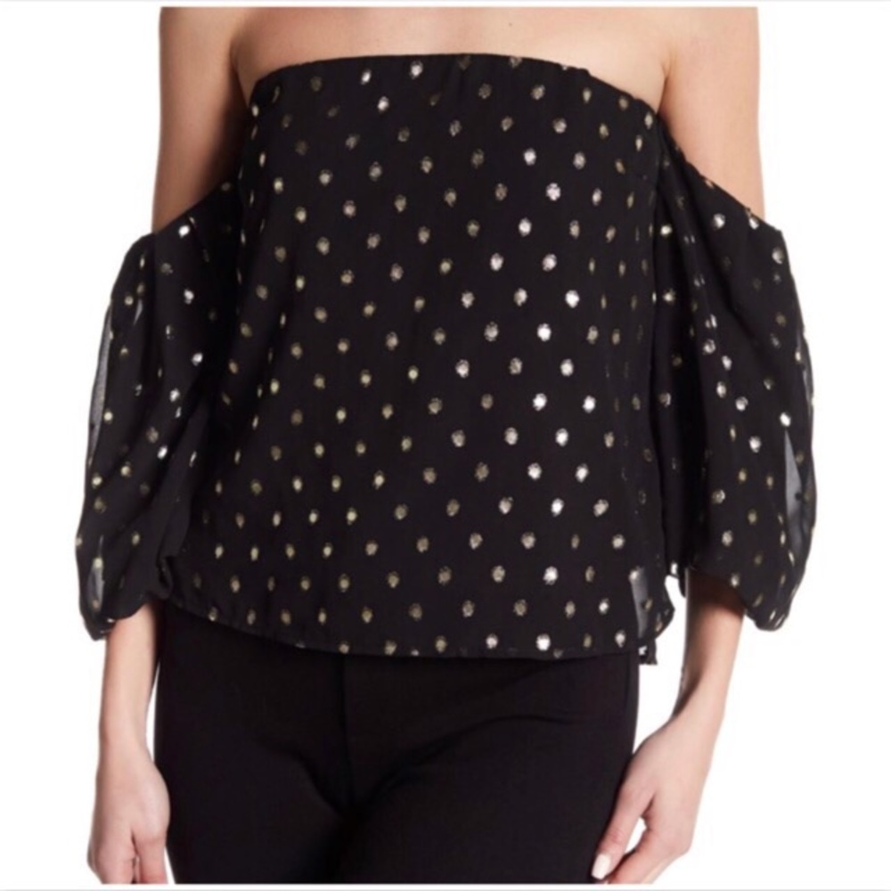 NWT Romeo + Juliet Couture Off The Shoulder Top